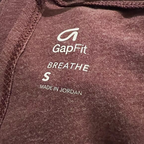 Gap fit breathe workout purple top with low cut back size S - Picture 6 of 6